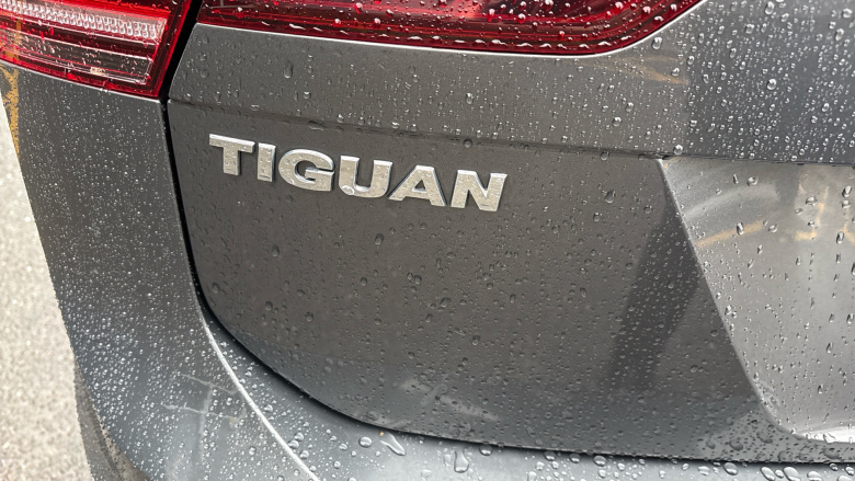 Volkswagen Tiguan 2.0 TSi 180 4Motion R-Line 5dr DSG Petrol Estate